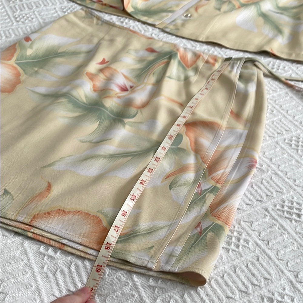 100% silk Tommy Bahama Two Piece Set wrap skirt blouse top button down set - Picture 9 of 16
